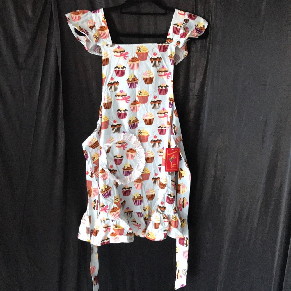 Carolyn’s Kitchen Glamour Girl Retro Aprons New!
